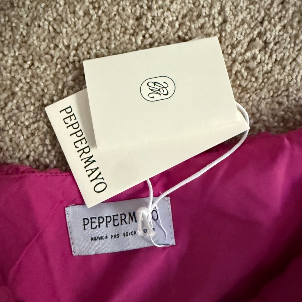 Peppermayo Exclusive - Dylan Off Shoulder Ruffle Top - Fuchsia New with Tags - Picture 5 of 6